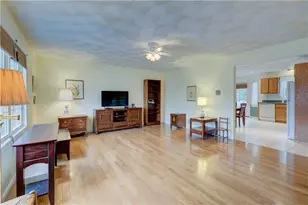 25 Hyde Ave, Pawtucket, RI 02861 - Photo 7