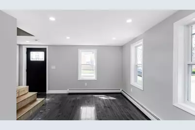 23 Lynn St, Peabody, MA 01960 - Photo 5