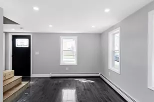 23 Lynn St, Peabody, MA 01960 - Photo 5