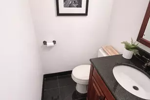 22 Chestnut Pl, Brookline, MA 02445 - Photo 9