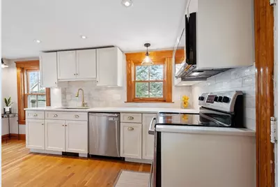 2 Lakeview Ave, Reading, MA 01867 - Photo 13