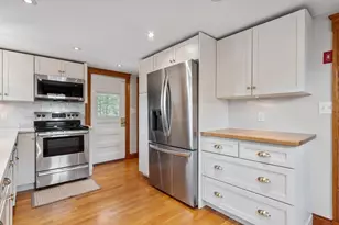 2 Lakeview Ave, Reading, MA 01867 - Photo 11