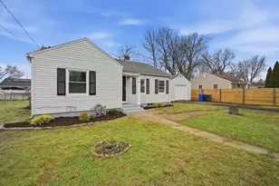 78 W Bay Path Terrace, Springfield, MA 01109 - Photo 1