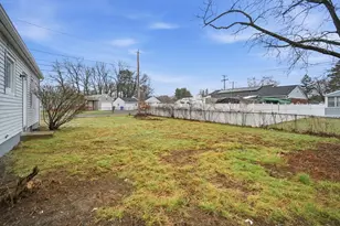 78 W Bay Path Terrace, Springfield, MA 01109 - Photo 31