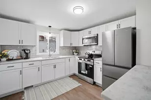 78 W Bay Path Terrace, Springfield, MA 01109 - Photo 13