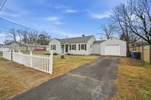 78 W Bay Path Terrace, Springfield, MA 01109 - Photo 3