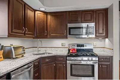 75 Summer St #5, Salem, MA 01970 - Photo 5