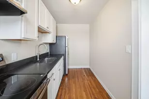 41 Richardson Ave, Wakefield, MA 01880 - Photo 5