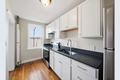 41 Richardson Ave #16, Wakefield, MA 01880 - Photo 3