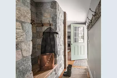 176 Hale St, Beverly, MA 01915 - Photo 5