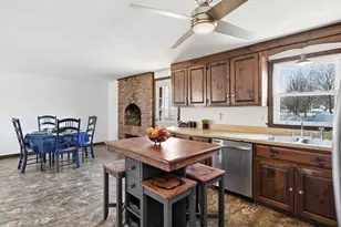 390 Barry St, Agawam, MA 01030 - Photo 7