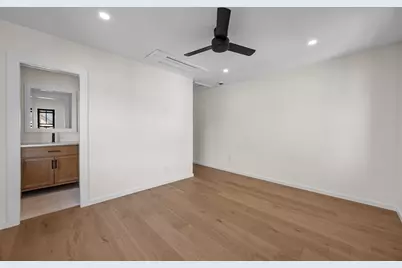 624 Commercial Street, Provincetown, MA 02657 - Photo 25