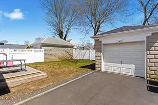 548 Kirby St, New Bedford, MA 02740 - Photo 27