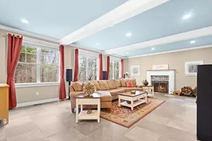 33 Glebe St, Taunton, MA 02780 - Photo 9