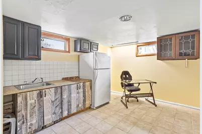 153 Florence, Brockton, MA 02301 - Photo 31