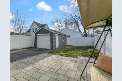 725 School St, Lowell, MA 01851 - Photo 3