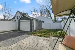 725 School St, Lowell, MA 01851 - Photo 3