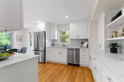 29 Cottage St #29, Newton, MA 02464 - Photo 13