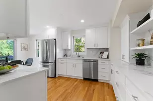 29 Cottage St, Newton, MA 02464 - Photo 13