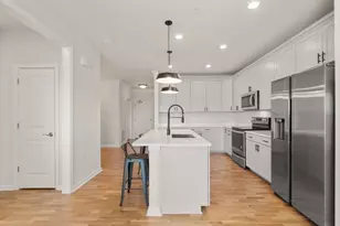 4 Stratton Dr, Woburn, MA 01801 - Photo 17