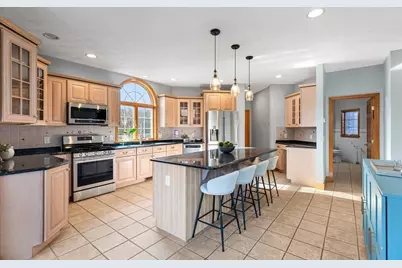 64 Kensington Ct, Swansea, MA 02777 - Photo 11