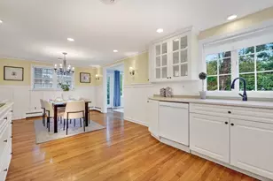 25 Magnolia Rd, Melrose, MA 02176 - Photo 11