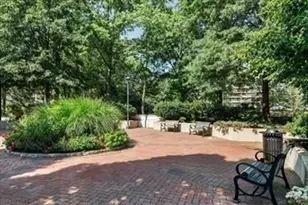 9 Hawthorne Pl, Boston, MA 02114 - Photo 15