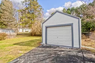 49 Bennett St, Chicopee, MA 01013 - Photo 9