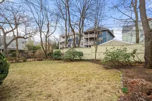 50 Waverly St, Brookline, MA 02445 - Photo 27