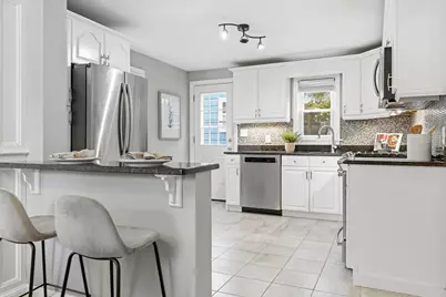 5 Baker St, Boston, MA 02132 - Photo 17