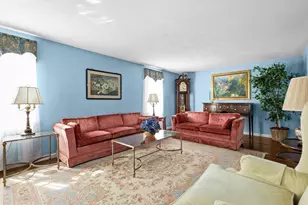 40 W Elm St, Hopkinton, MA 01748 - Photo 9