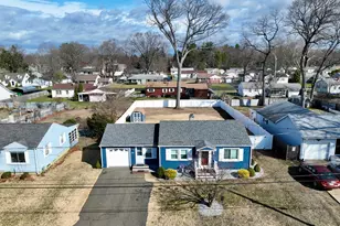 22 Harrington Rd, Chicopee, MA 01020 - Photo 3