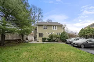 13 Mill St, Boston, MA 02122 - Photo 27