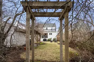 325 Parker St, Newton, MA 02459 - Photo 33