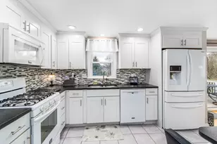 57 Stafford St, Plymouth, MA 02360 - Photo 3