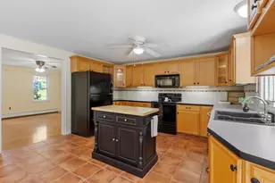 25 Slack Brook Rd, Leominster, MA 01453 - Photo 11
