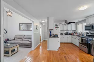 4 Sterling Ln, Westford, MA 01886 - Photo 3