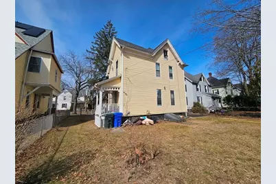 29 Yale St, Springfield, MA 01109 - Photo 3