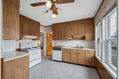 481 Lagrange St, Boston, MA 02132 - Photo 5