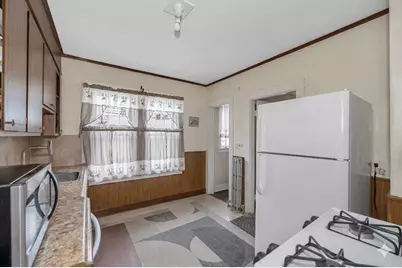 481 Lagrange St, Boston, MA 02132 - Photo 17