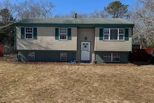 72 Mayflower Ln, Wareham, MA 02358 - Photo 1