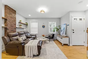 3 Mullins Ct, Cambridge, MA 02141 - Photo 3