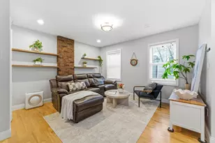 3 Mullins Ct, Cambridge, MA 02141 - Photo 1