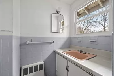 276 Oak St, Brockton, MA 02301 - Photo 17