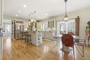 71 Lexington St, Burlington, MA 01803 - Photo 9