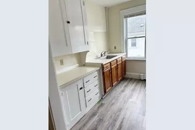 32 Saint Anns Rd #1R, Quincy, MA 02170 - Photo 3