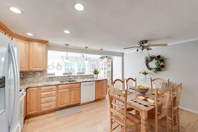 134 Hendom Dr, Agawam, MA 01030 - Photo 5