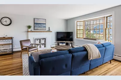 55 Lothrop Road, Reading, MA 01867 - Photo 5