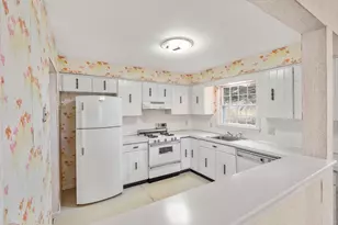 2 Simpson Dr, Framingham, MA 01701 - Photo 7