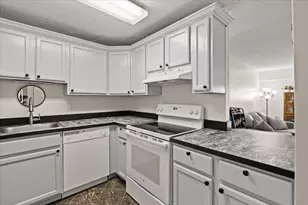 685 Oak St, Brockton, MA 02301 - Photo 7